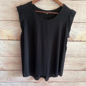Pleione Black Tee